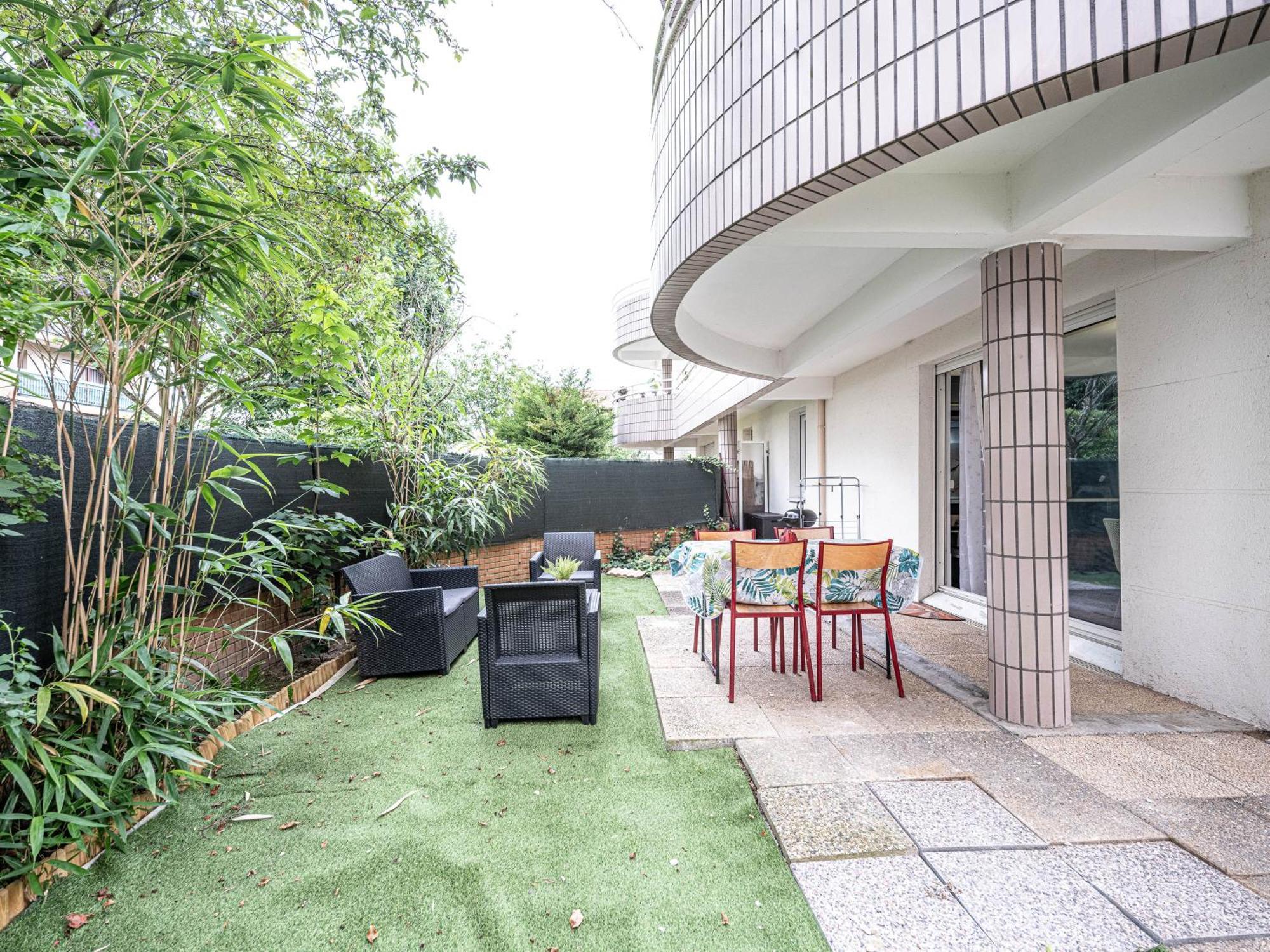 Appartement Cocooning En Centre-Ville - Residence Le Colisee Ermont Luaran gambar